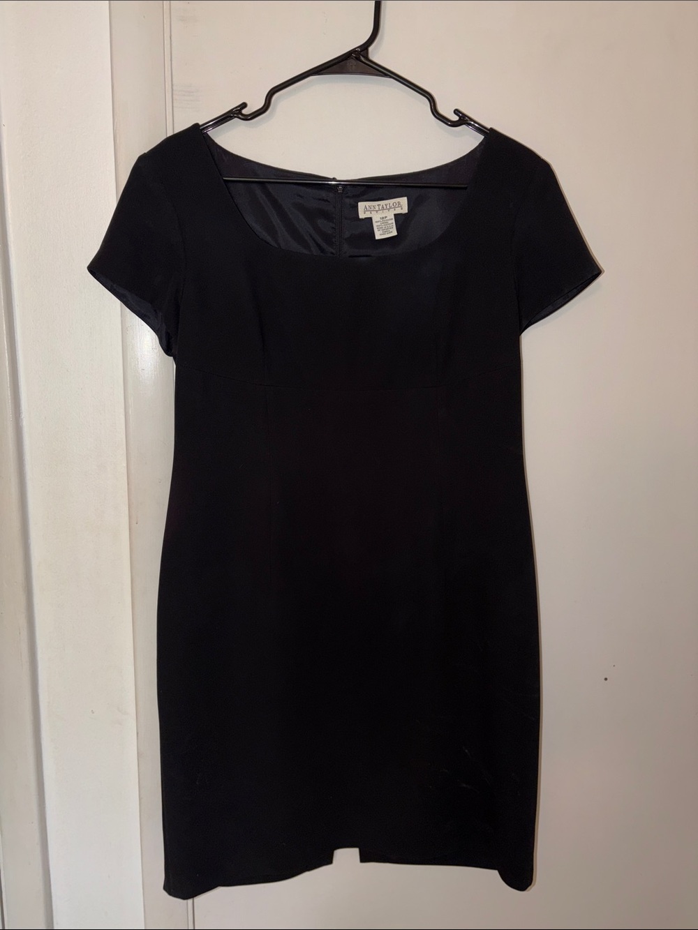 Ann Taylor Petites Black Cap Sleeve Sheath Dress 12P Lined LBD